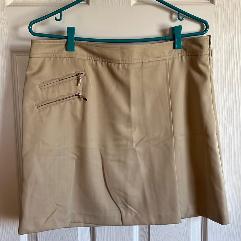 Golf skort
